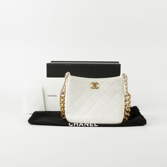 CHANEL Hobo-Umhängetasche aus weißem Leder mit CC-Logo, Kette, AS3154