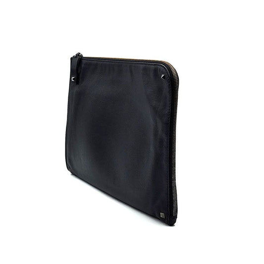 คลัตช์เอกสาร Valentino พร้อมรายละเอียด Rockstud L971882