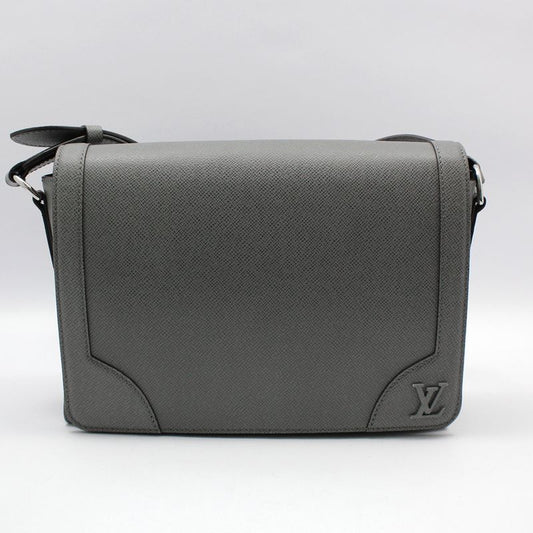 Louis Vuitton Gray Taiga New Flap Messenger Crossbody Bag M30808 52740327
