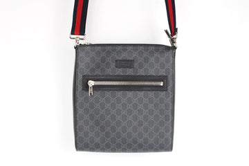 Gucci GG Supreme Messenger Bag Black M 27M30 58467896