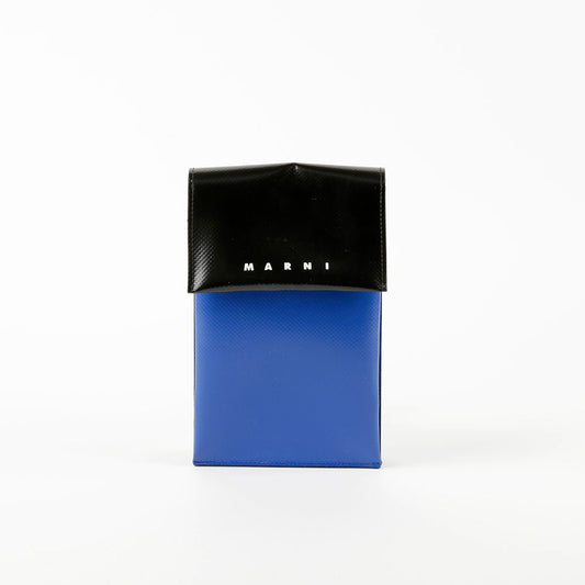กระเป๋าสะพายข้างมีโลโก้ Marni สีดำและน้ำเงิน รุ่น TEMI0004A4