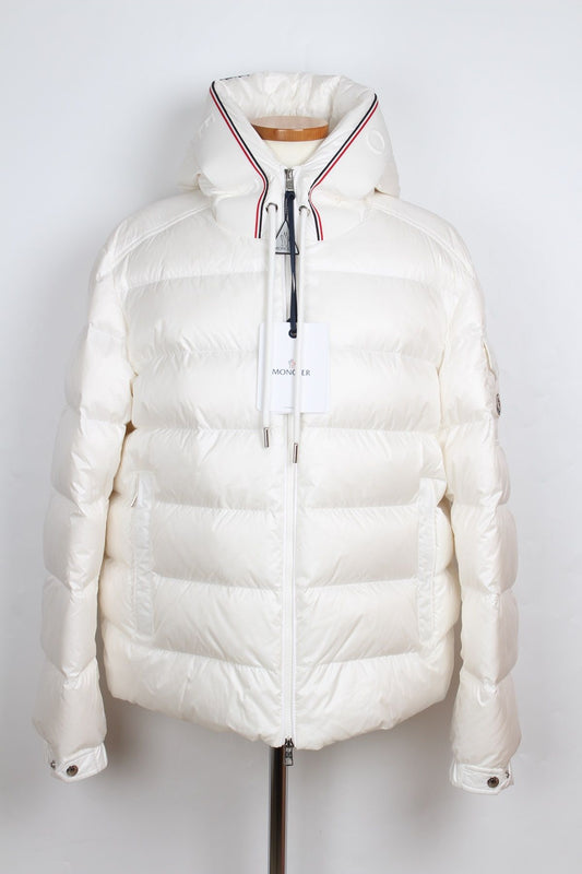 Moncler Pavin Badge Padded White 5 63814982