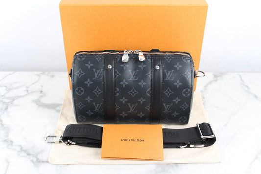 กระเป๋า Louis Vuitton Monogram Eclipse Keepall 25 รหัสสินค้า
