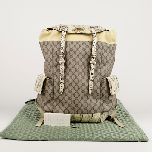 กระเป๋าเป้ Gucci GG Logo 710859