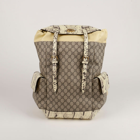 กระเป๋าเป้ Gucci GG Logo 710859