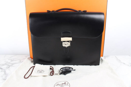 กระเป๋าผู้ชายหนังลูกวัวสีดำ Hermes ประทับตรา Y รุ่นครบรอบ 20 ปี