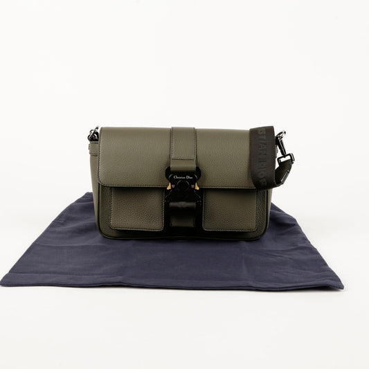 กระเป๋าสะพายข้าง Dior Hit The Road Messenger Bag 1ESME157YKK