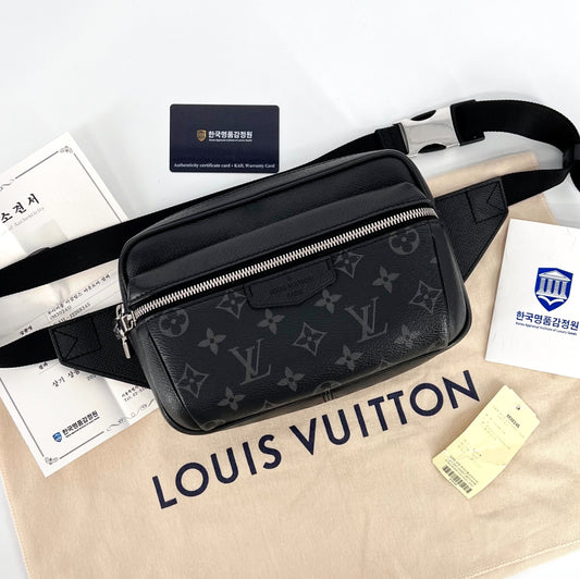 กระเป๋าคาดเอว Louis Vuitton Eclipse Discovery M30245