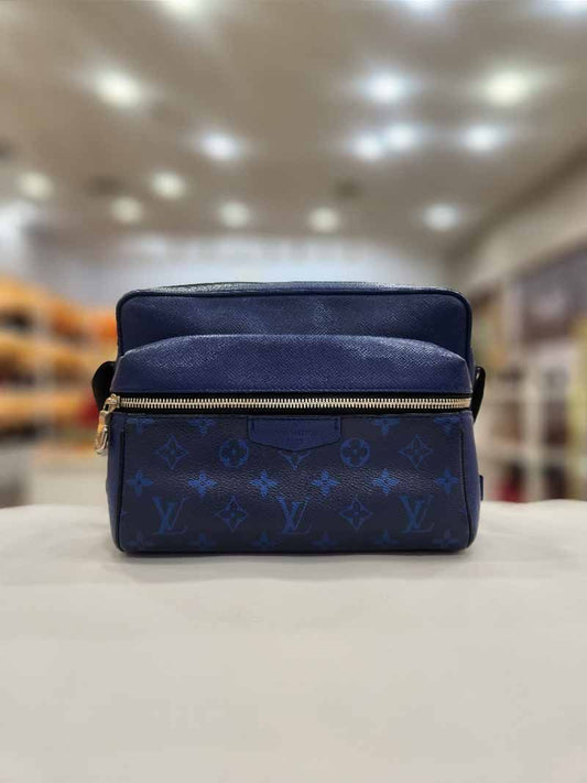 Louis Vuitton Outdoor Messenger Crossbody Bag m30242 121945992