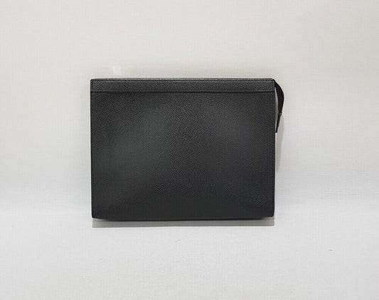 Louis Vuitton Taiga Pochette Voyage Clutch 67116256