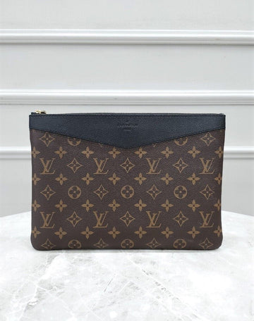 Louis Vuitton Monogram Daily Pouch 57953764