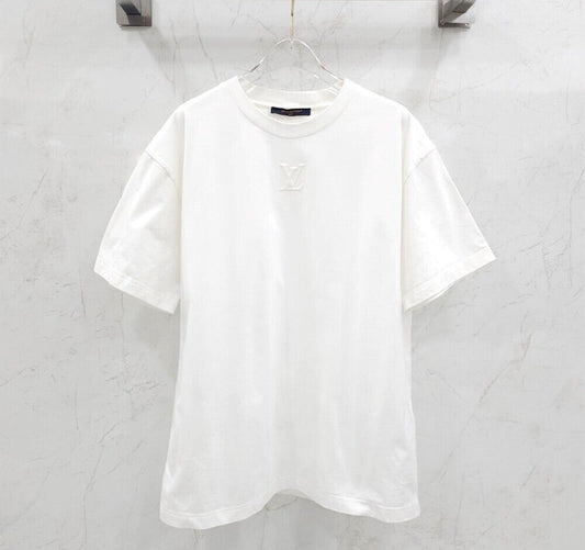 Louis Vuitton Embossed White Short Sleeve T-shirt 1AA5E1 122310497