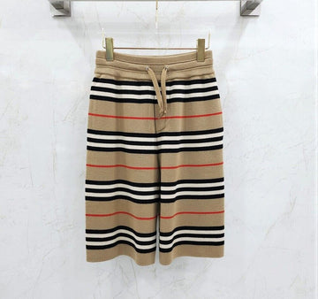 Burberry Vintage Check Archive กางเกงขาสั้นผ้าถักขนแกะเมอริโน - SKU: 123456
