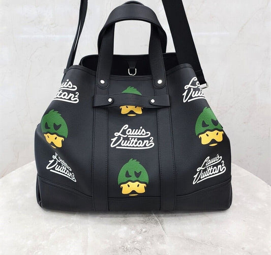 กระเป๋าโท้ตหนัง LV Journey รุ่นลิมิเต็ดเอดิชั่น Louis Vuitton XX Nigo M59373