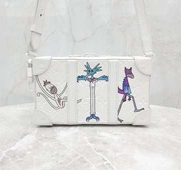 กระเป๋าคาดไหล่แบบนิ่ม Louis Vuitton x X Friends Limited Edition รุ่น M80146
