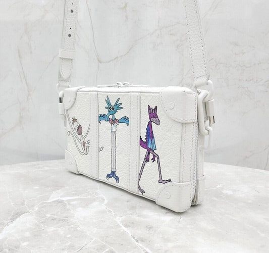 กระเป๋าคาดไหล่แบบนิ่ม Louis Vuitton x X Friends Limited Edition รุ่น M80146